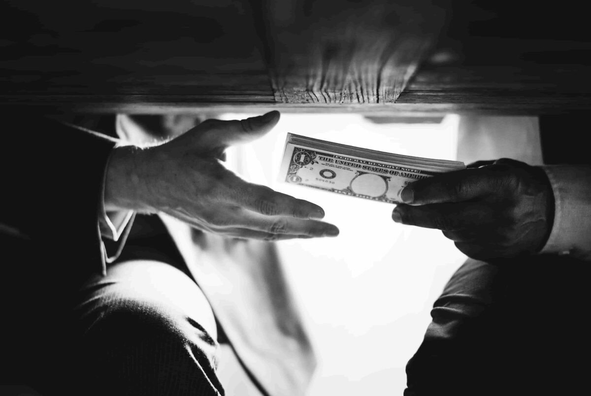 How can you avoid hidden fees when you sell a car?